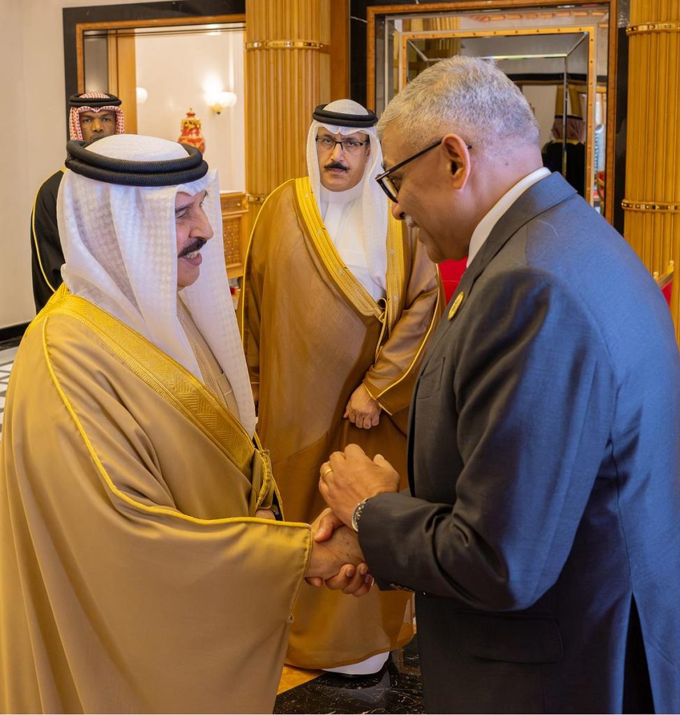 HM King receives senior participants in King Hamad Forum for Justice